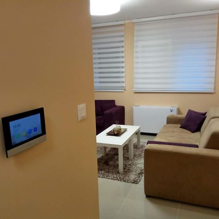 Apartment Cherry Gold Зренянин Екстериор снимка