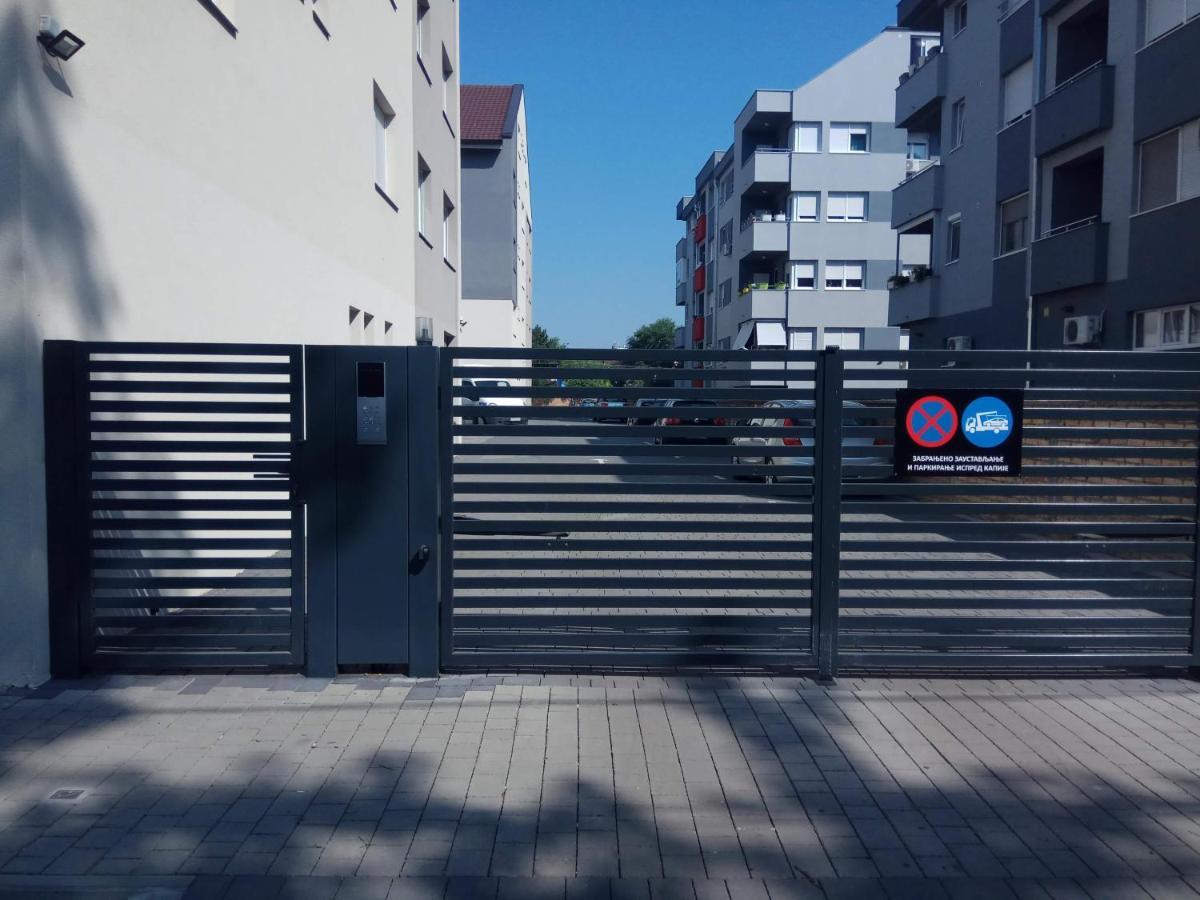 Apartment Cherry Gold Зренянин Екстериор снимка